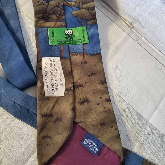 World Wildlife Fund Endangered Rhinoceros Men's Necktie - Picture 5 of 8